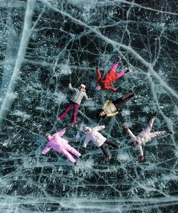 Экскурсия по льду Байкала