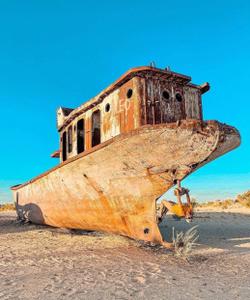 Корабль на Аральском море