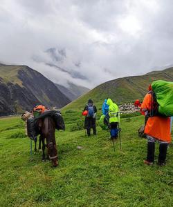 Треккинг к штурмовому лагерю Базардюзю
