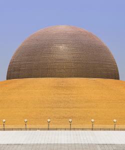 Буддийский храм Ват Пхра Дхаммакая