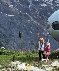 Гостиница Летающая Тарелка, Домбай