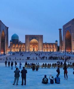 Площадь "Регистон''