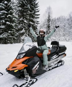 Снегоходная экскурсия в Карелии