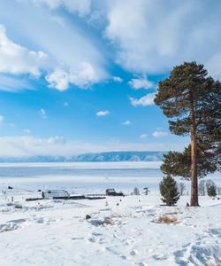 Пеший поход по льду Байкала