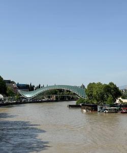 Мост Мира в Тбилиси