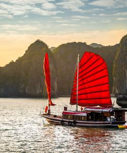 Круиз по бухте Халонг