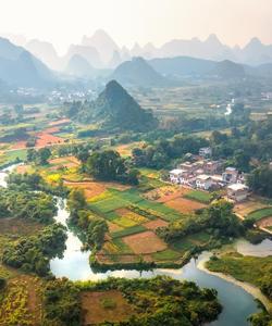 Карстовые холмы на реке Ли