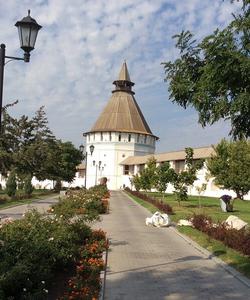 Красные ворота Астраханского кремля