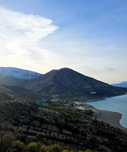 Чарвакское водохранилище в Узбекистане
