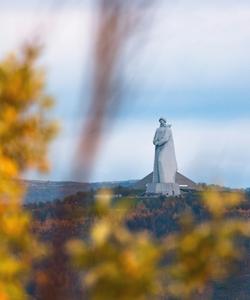 Памятник Алеша