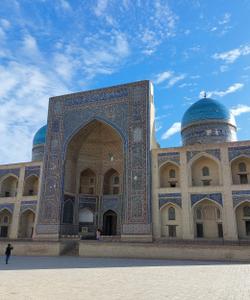 Медресе Мири Араб