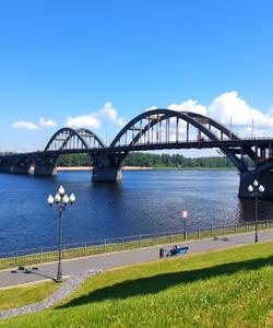 Рыбинский мост через реку Волгу
