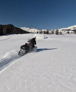 На снегоходах по степи Самаха