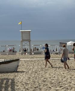 Отдых на пляже в пос. Янтарный, Балтийское море