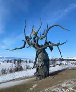 Скульптура Даши Намдакова «Хранитель Байкала»