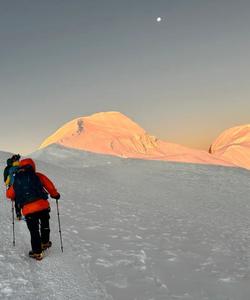 Восхождение на пик Мера