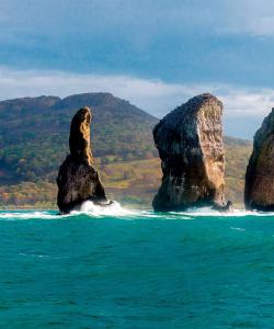 Кекуры Три брата, Камчатка