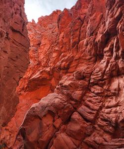 Красные скалы долины Кесо-дель-Обиспадо