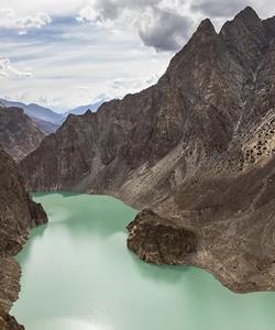 Озеро Аттабад