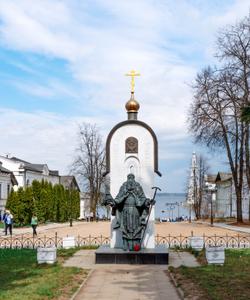 Памятник преподобному Макарию Калязинскому