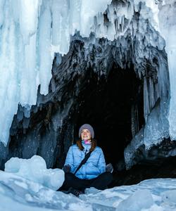 Ледяной грот на Байкале