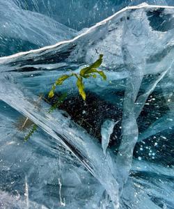 Лед Байкала