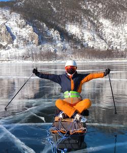 Катание на коньках по Байкалу