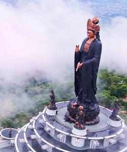 Гора Черная Дева — гора в городе Тайнинь