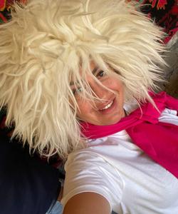 туристка в овечьей шапке