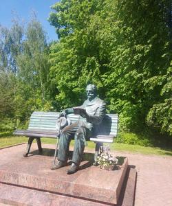 Памятник Петру Ильичу Чайковскому в Клину