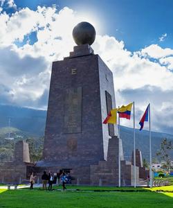 Памятник Митад дель Мундо