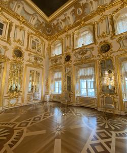 Петергофский дворец