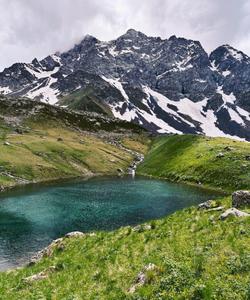Одно из Абуделаурских озер 