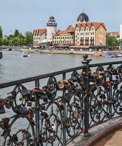 Вид с моста на Рыбную деревню в Калининграде