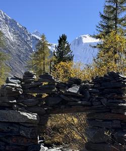 Пеший поход к подножию Белухи