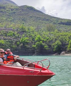 Прогулка на катере по Чиркейскому водохранилищу