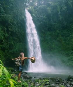 Водопад на Бали