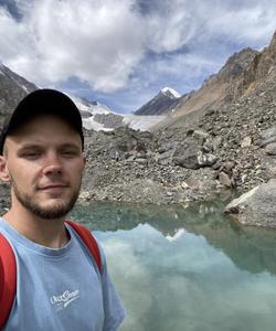 Голубое озеро на Алтае