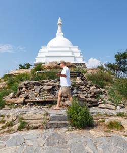 Ступа Просветления на острове Огой