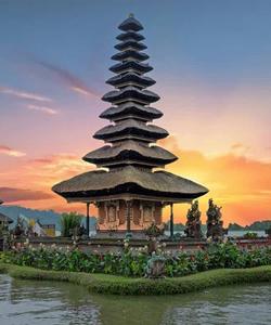 Храм Улун Дану Братан