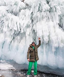 Ледяной грот на Байкале