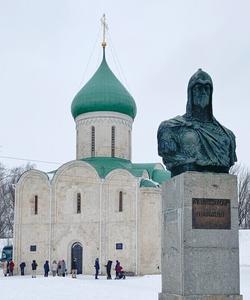 Памятник Невскому в Переславле-Залесском