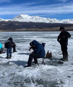 Подледная рыбалка в Монголии