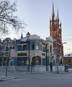 Музей модерна и костел в Самаре