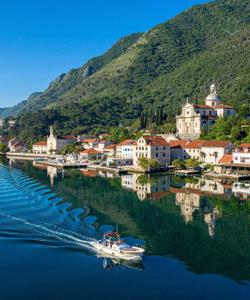 Которская бухта