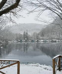 Голубое озеро