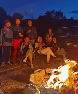 Туристы у костра 