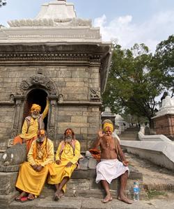 Индуистские святые люди, известные как садху