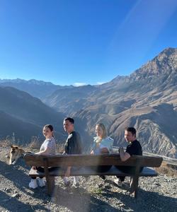 Туристы в горах Северной Осетии