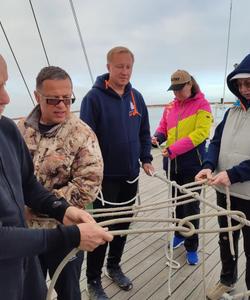 Вязание морских узлов